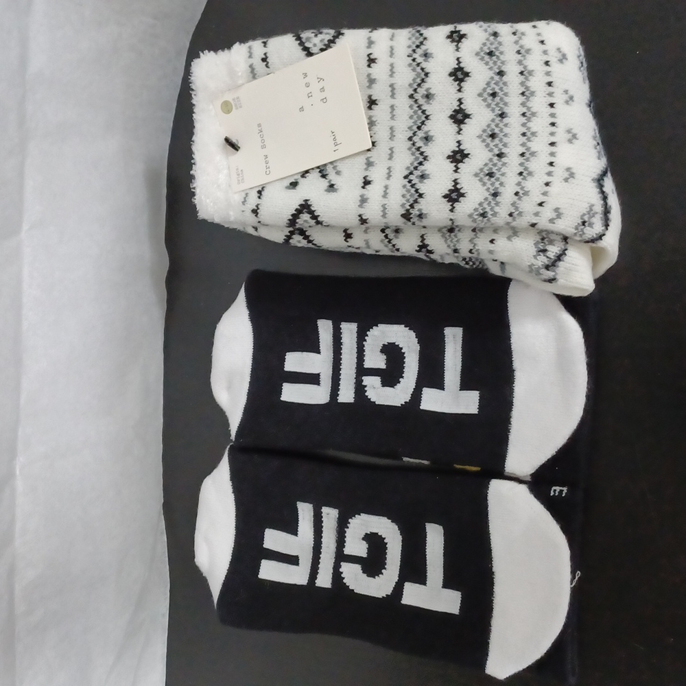 2 pais New W/Out Tags Robert Kardashian socks and NWT Slipper Socks